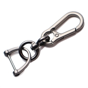 Karabinhage med fjederlukke og D-ring. Mat sort finish. 82 mm